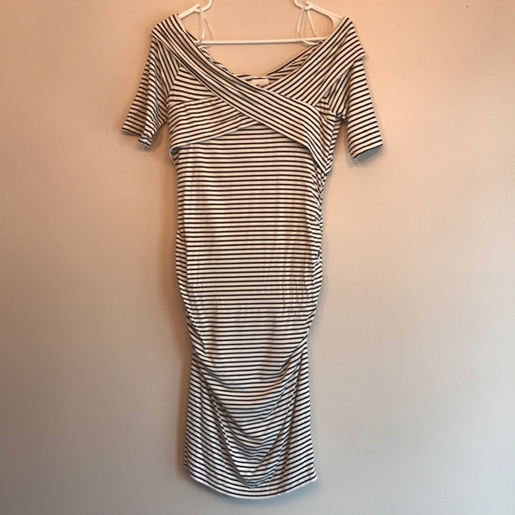 A Pea in the Pod Dresses & Skirts - A Pea in The Pod off the shoulder Maternity Dress